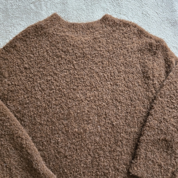 Aritzia Alpaca Brown Wilfred Seissan Sweater size small/medium - Picture 11 of 16